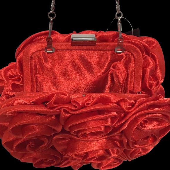 NWT d’margeaux New York Red Roses Frame Handbag/Clutch w/Silver Clasp & Chain - Picture 7 of 11